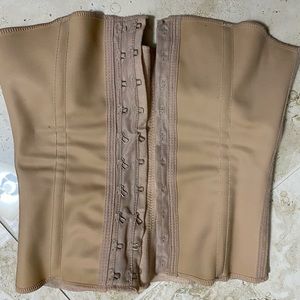 Squeem, waist trainer, corset, curve creator